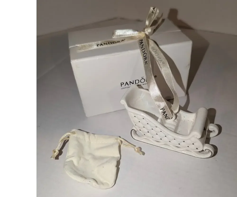 2014 Pandora Unforgettable Moments Holiday Sleigh Christmas Ornament w/box